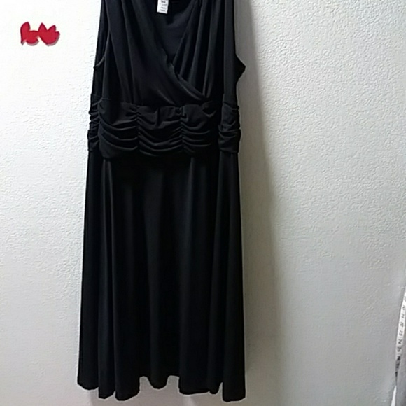 A Beautiful Black Dress - Picture 2 of 3